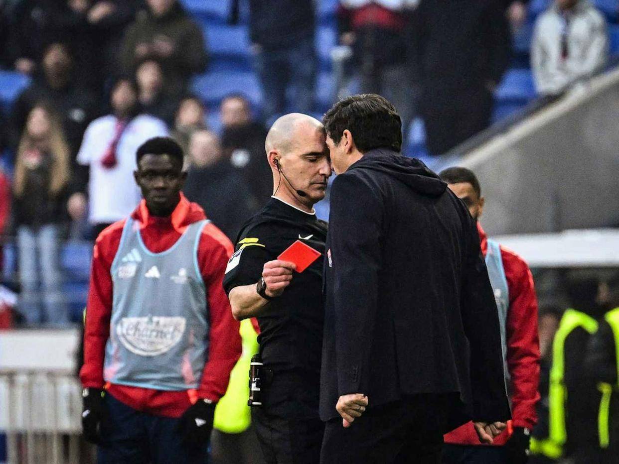 法甲焦点:裁判判罚引发争议的简单介绍 法甲焦点:裁判判罚引发争议的简单介绍