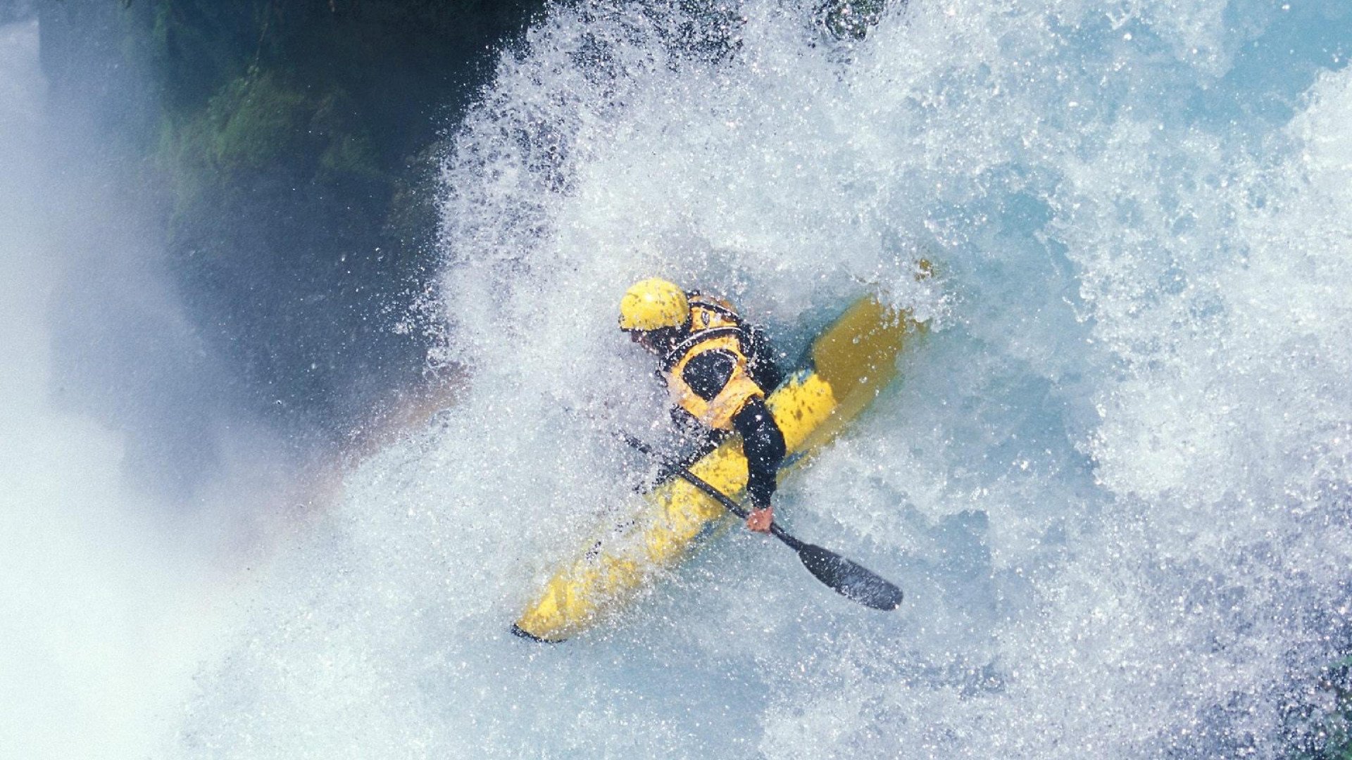 开云体育APP下载-_高速飞越：特技滑板表演震撼现场_，飞行滑板视频